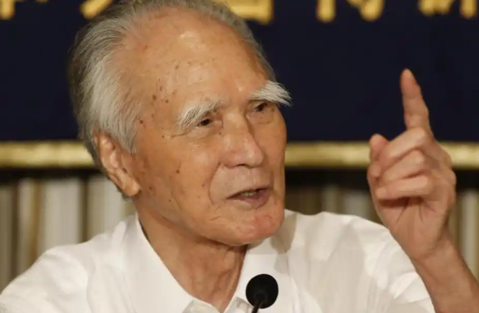 村山富市（来源：央视新闻资料图）